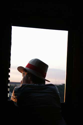 schloss rochsburg man wearing cowboy hat lunzenau